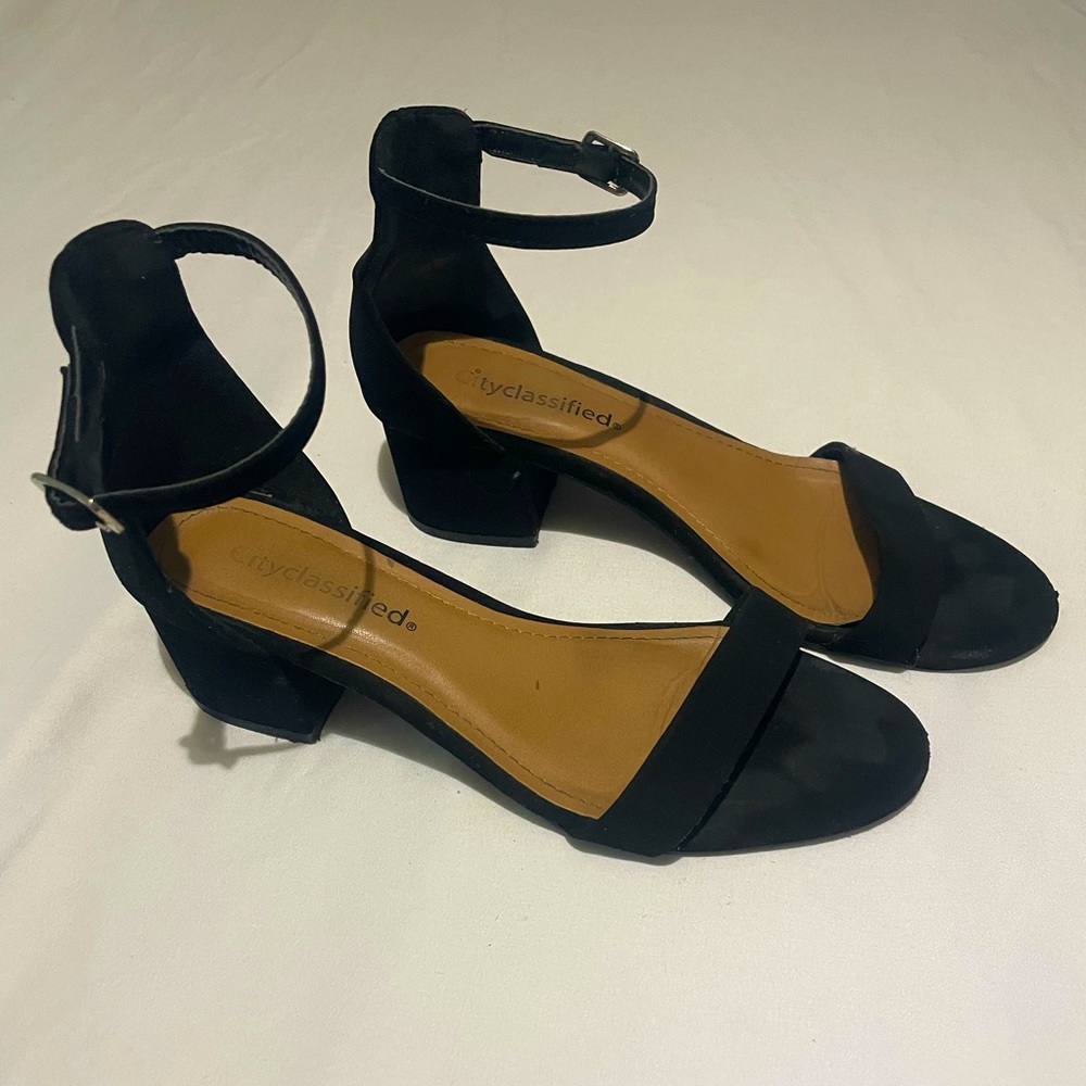 Black little heels